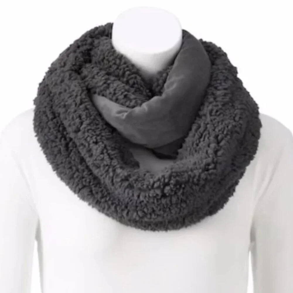 Cuddl Duds Reversible Double Plush Velour with Sherpa Infinity Scarf and Hat